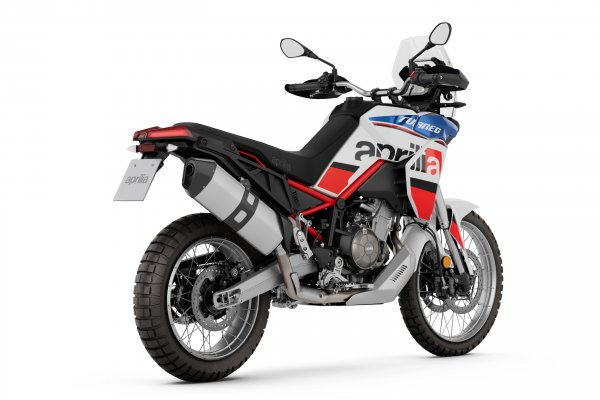 Aprilia_Tuareg_Dakar-Podium_3-4-post-dx