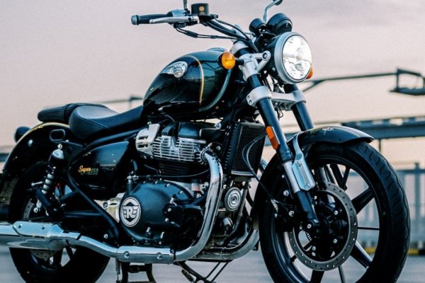 2023_Royal_Enfield_Super_Meteor_650_Motorcycle_review_web_bike_world_016-1176x588