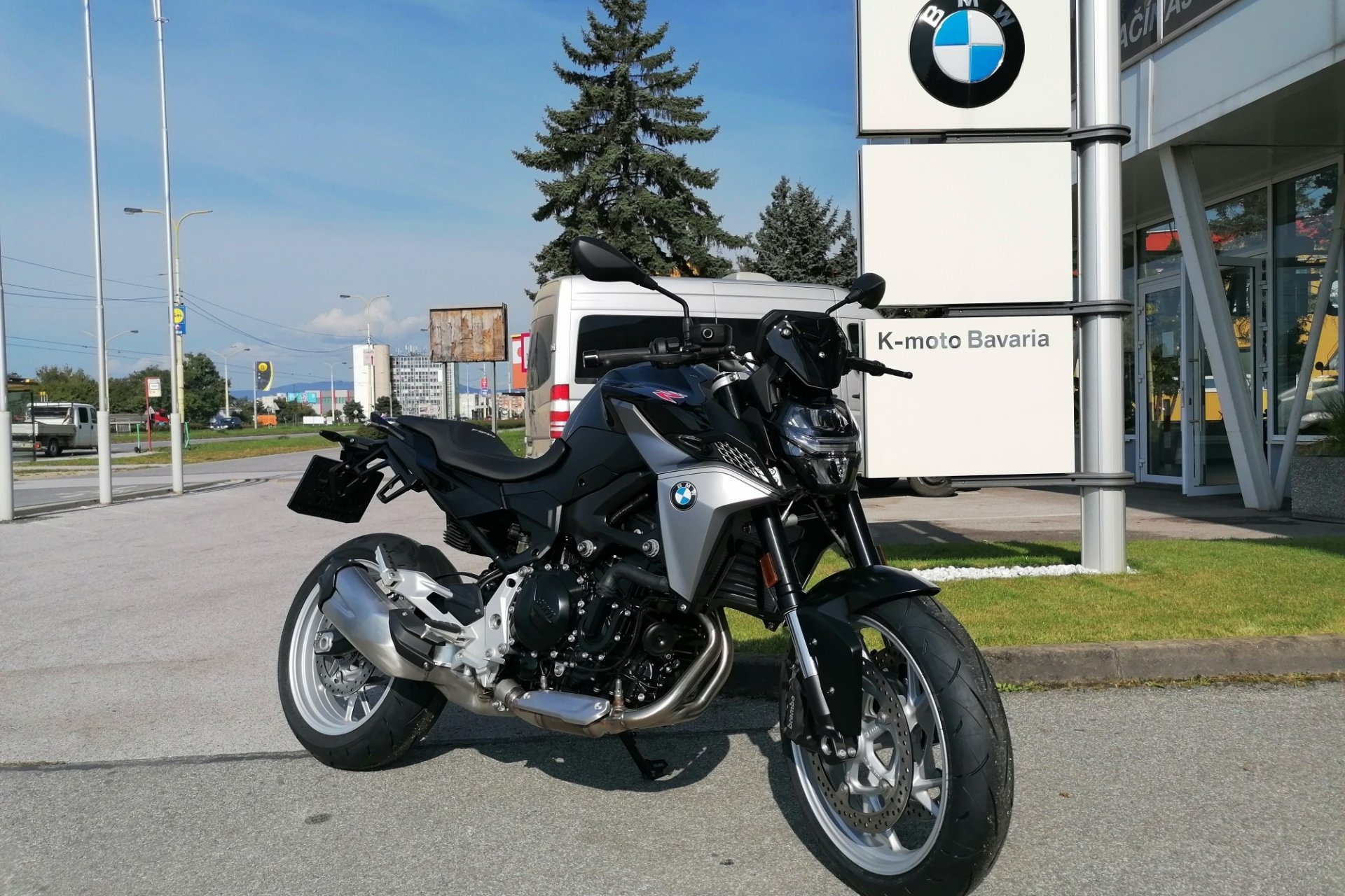BMW F 900 R